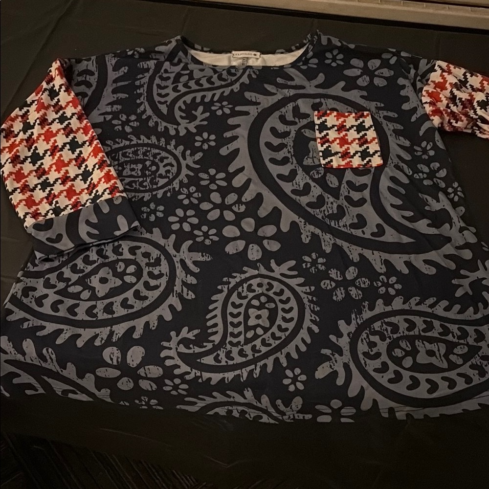 SOLD
Women’s Paisley and Houndstooth Long Sleeve Shirt